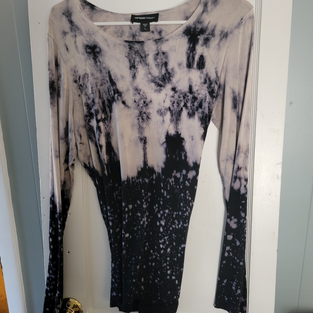 Fifteen Twenty, Black & White longsleeve shirt, Size Large
